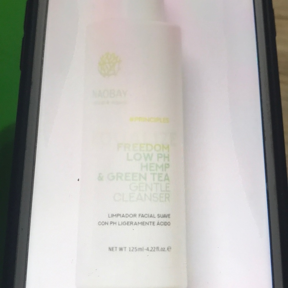 Low Ph hemp & green tea Gentle cleaner